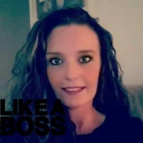 Meet your Posher, Danielle - Picture 1 of 1